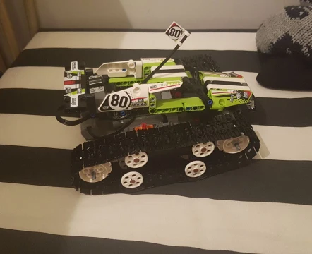 20033 Technic RC Гусеничный гонщик 452 шт. строительные блоки с электрическим двигателем