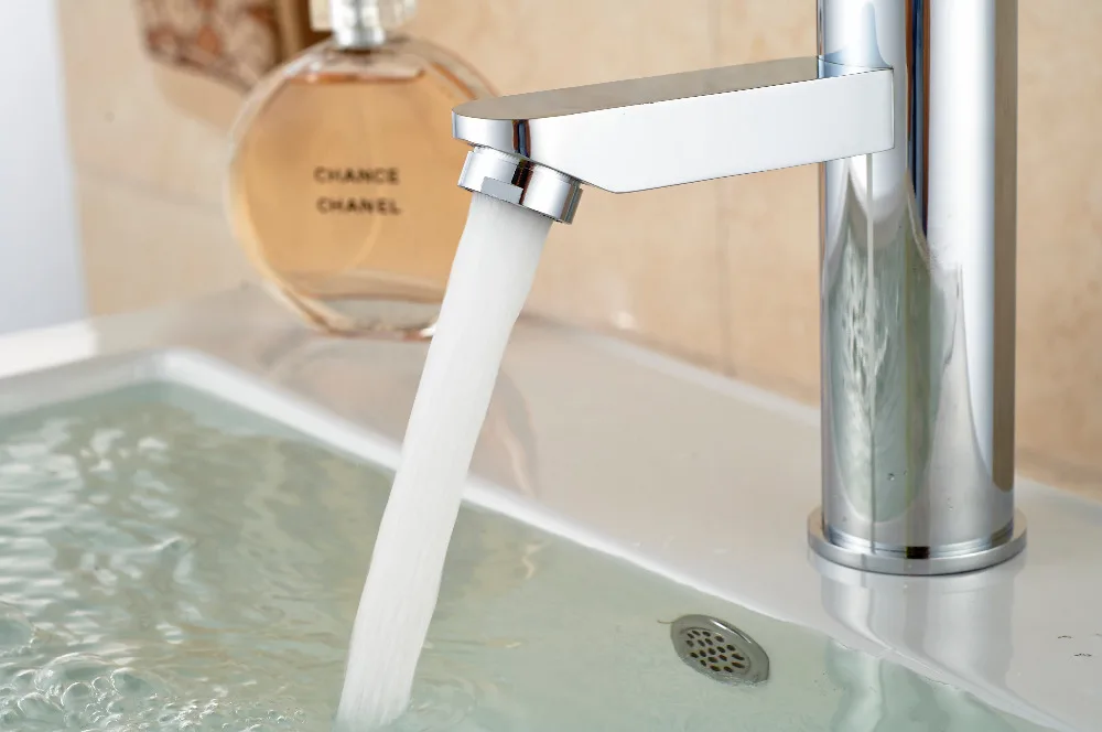 2016 новый хром латунь горячей и холодной воды бассейна раковина кран одной ручкой