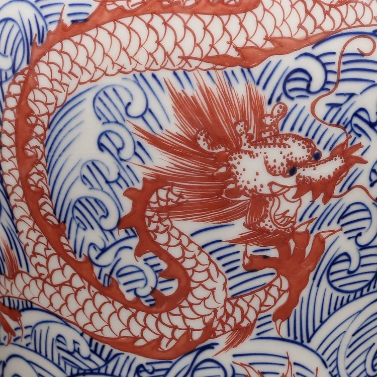 Qing Qianlong ручная роспись синяя и белая глазурь красная морская вода Пять драконов