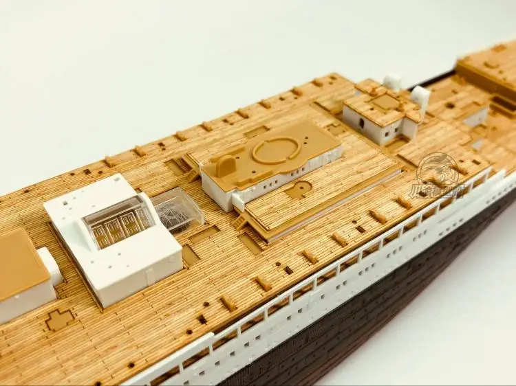 Деревянная колода в масштабе 1/400 для академии модель корабля Титаник 14215 RMS CY350044 |