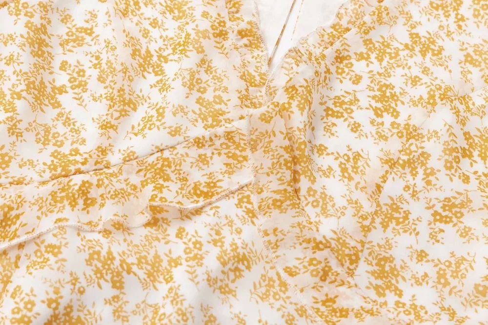 Летнее желтое платье с оборками и цветочным принтом летнее v образным вырезом