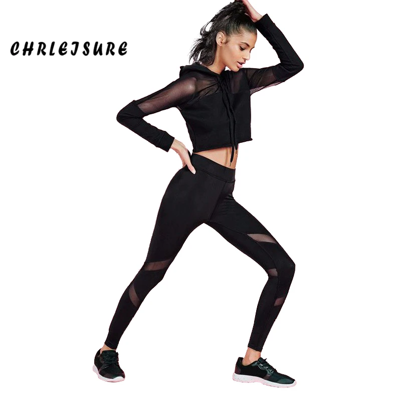 Женский комплект для фитнеса CHRLEISURE черный из двух предметов короткий топ с