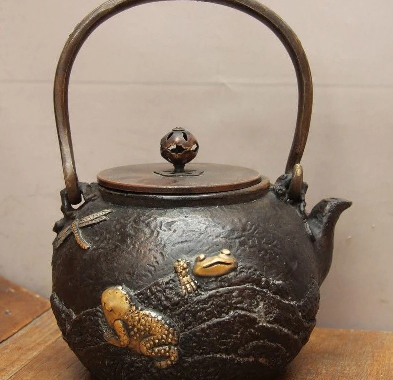 Archaic японский старый железный Серебряный позолоченный Стрекоза Лягушка Flagon