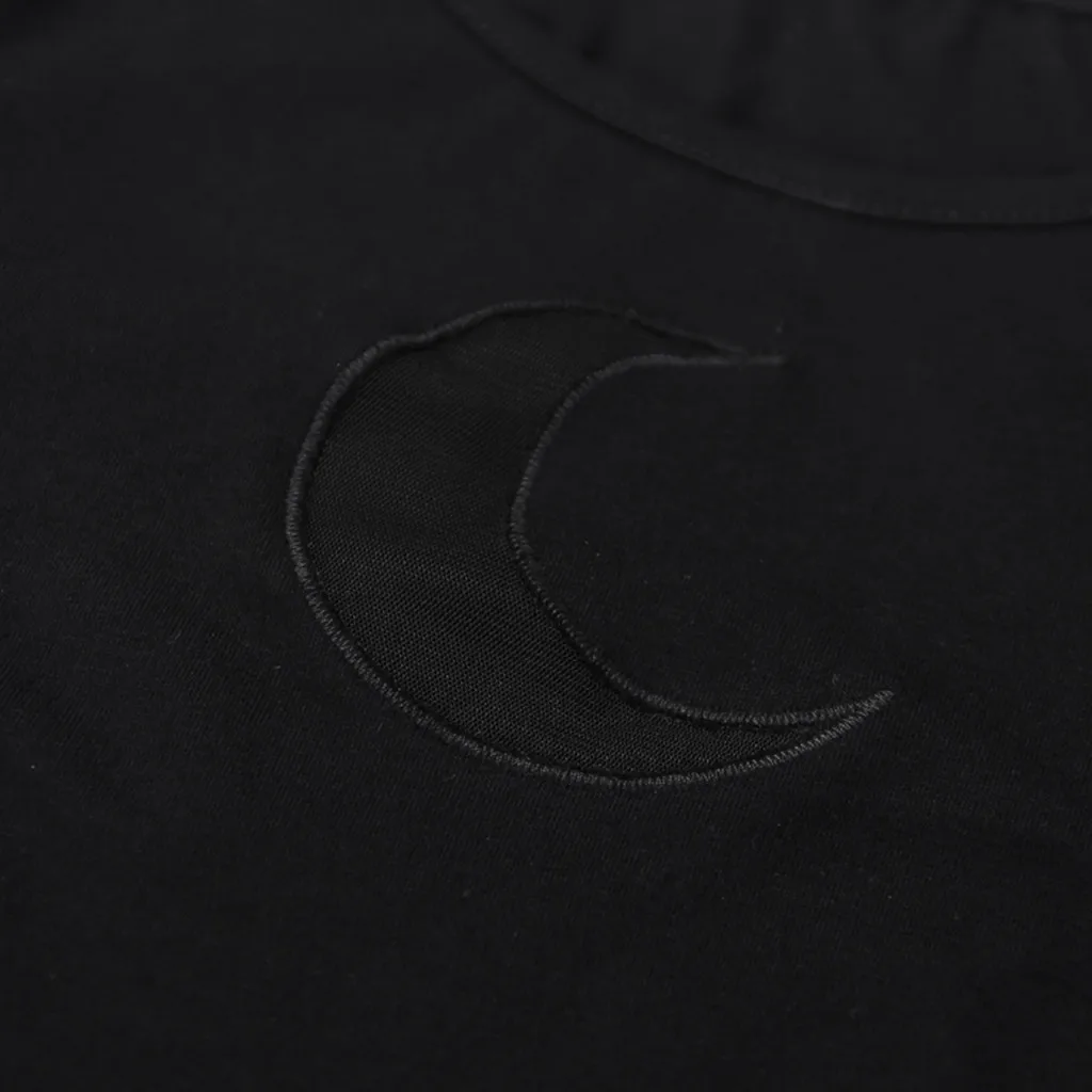 Женское платье с открытыми плечами коротким рукавом облегающее и яркое