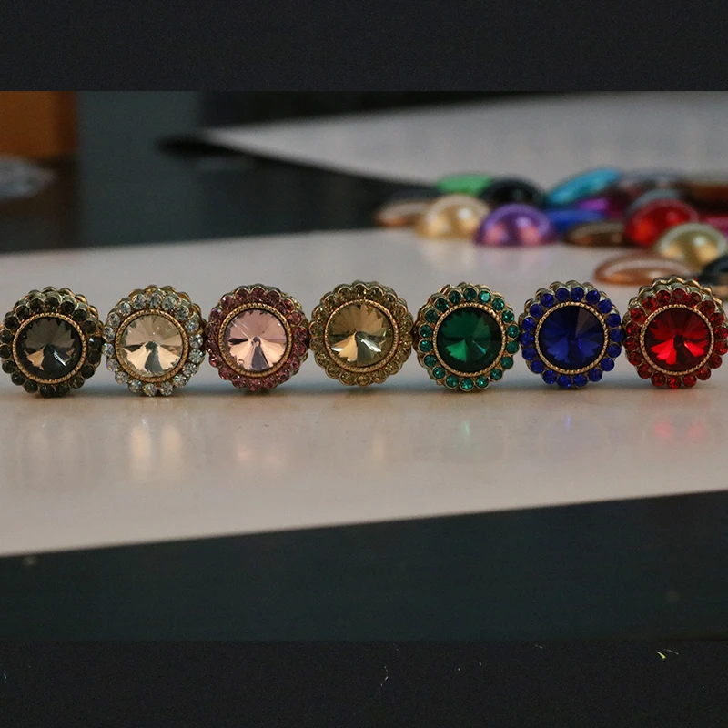 Уникальные Магнитная брошь изысканные стразы броши с магнитом для женщин