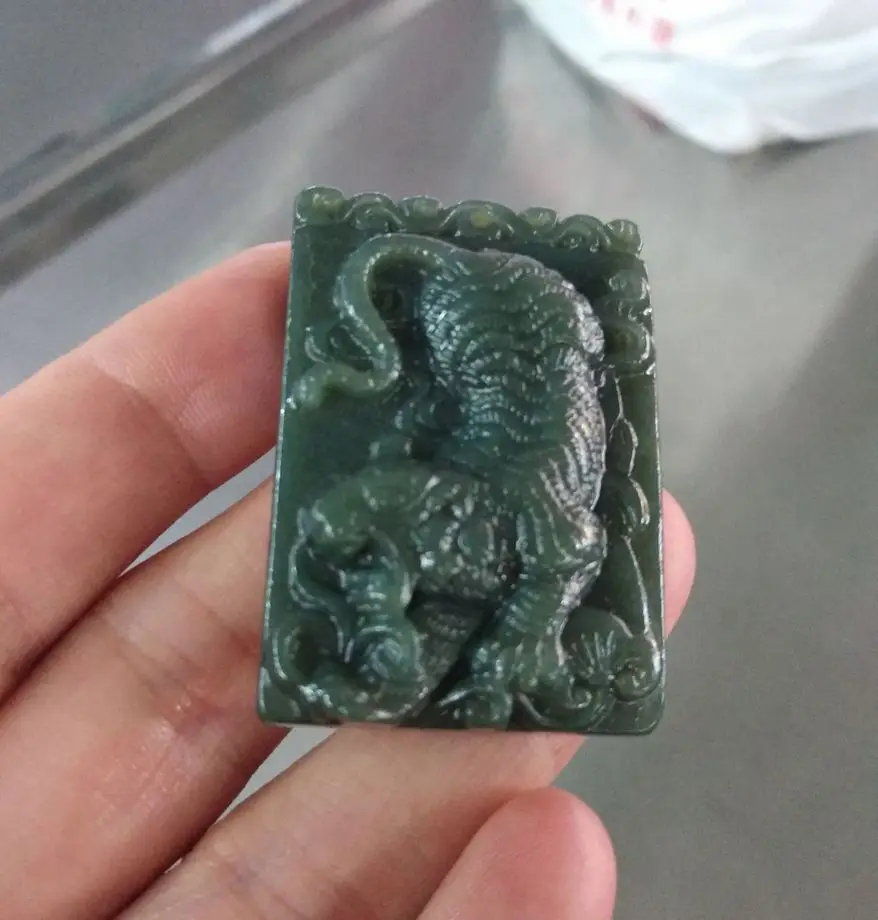 Craftsman Hand Carved Tiger Amulet Dark Green Jade Pendant Necklace TALISMAN Chinese Horoscope | Дом и сад