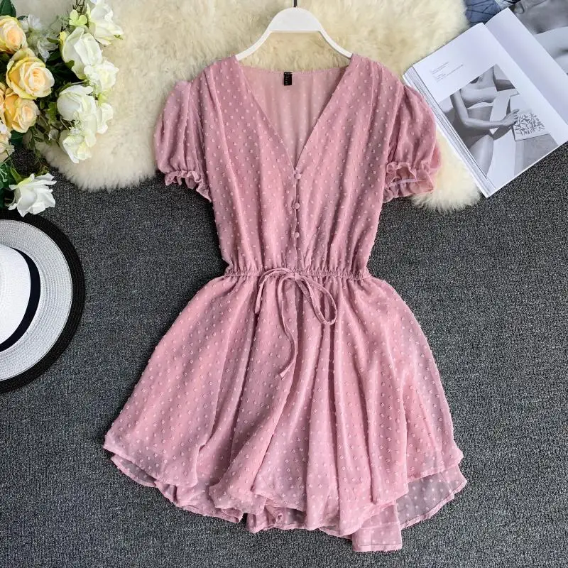 Женский комбинезон в горошек красный с V образным вырезом и пышными рукавами