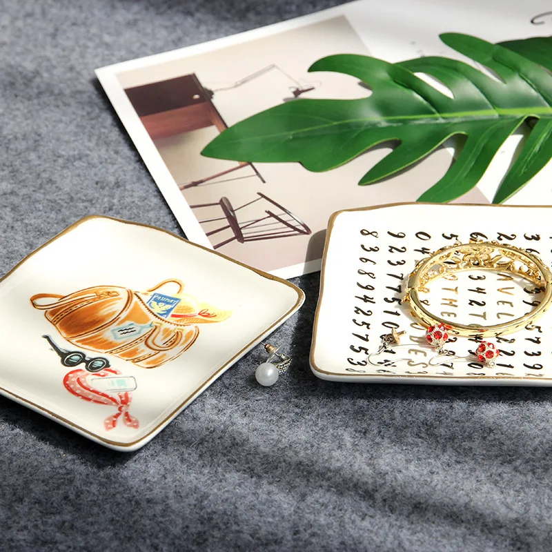 

Ceramic English Alphabet Drawing Gold Edge Storage Tray Jewelry Plate Jewelry Necklace Jewelry Storage Crafts