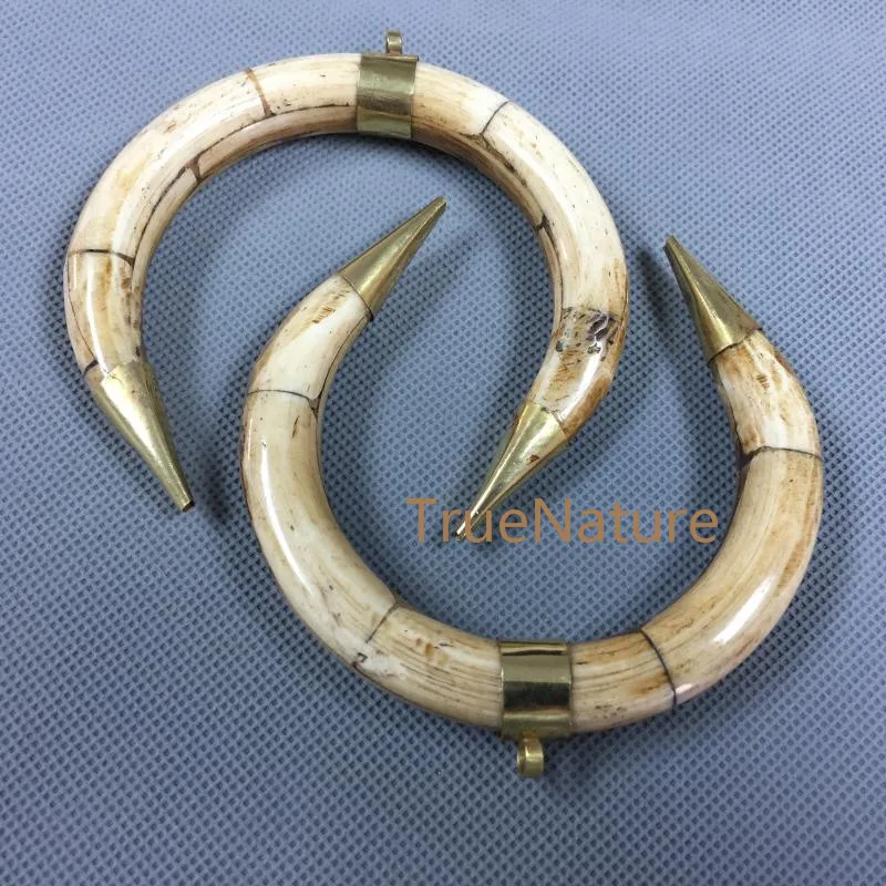 Крем Полумесяца Bone Рог кулон Декор Латунь рог очарование острый угол племенных в