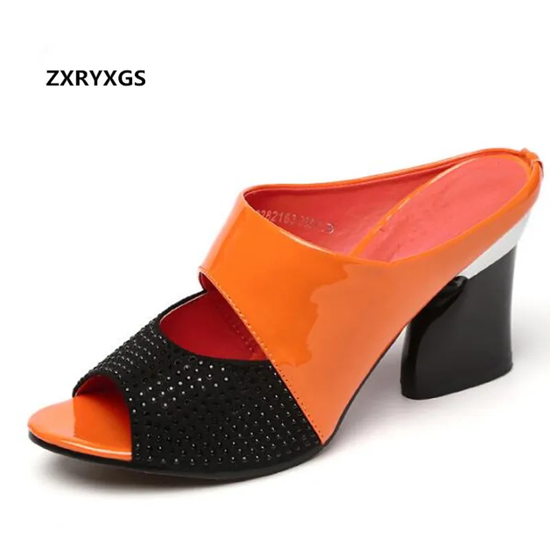 

HOT ! 2020 New Spell Colors Rhinestone Genuine Leather Shoes Summer Women Sandals Slippers Thick with Large Size Fashion Sandals