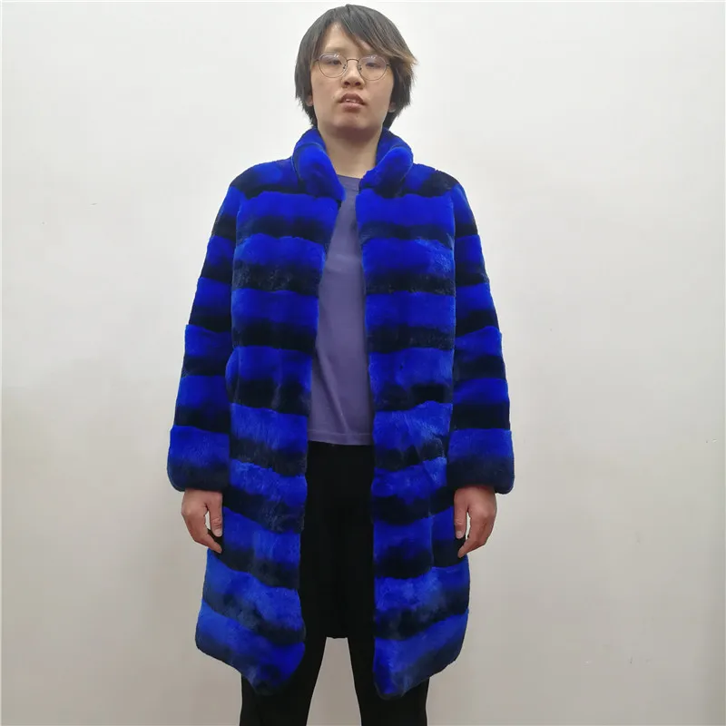 Женское зимнее пальто с воротником стойкой длинное из натурального меха