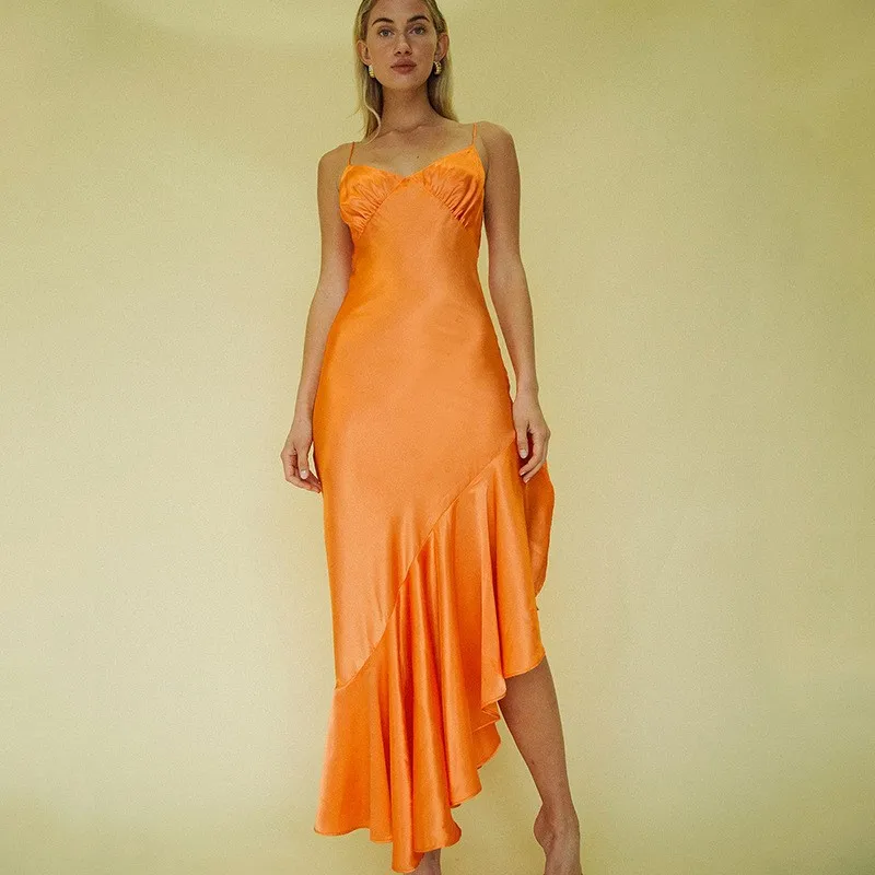 Однотонное сексуальное атласное платье с v образным вырезом и открытой спиной