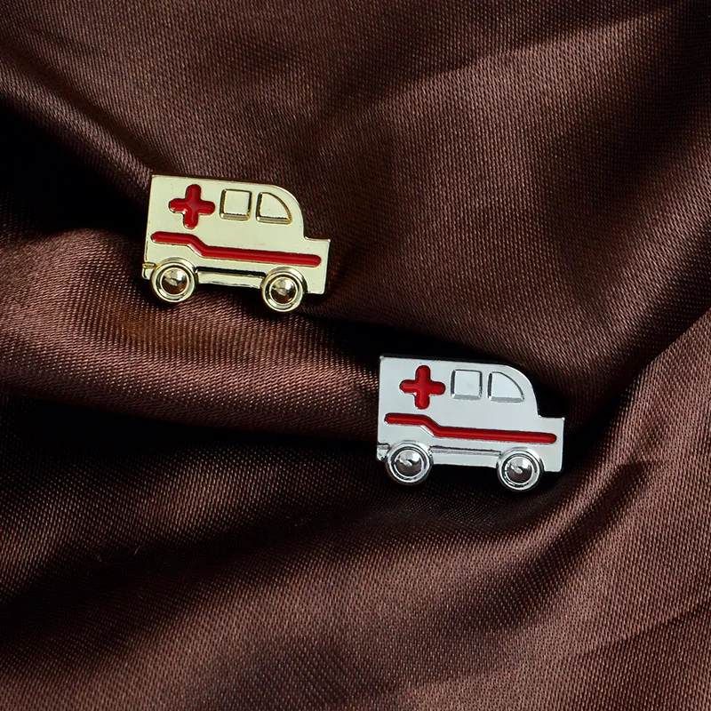 Медицинское ювелирное изделие скальпель инфлекторный молоток шприц для