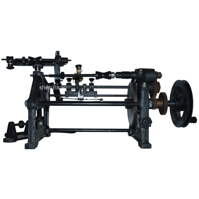 Станок для намотки труб из карбона. Маленькая оловянная машинка. Ручная обмоточная машина. Машинка для пряжи шерсти. Wind up автомобиль.