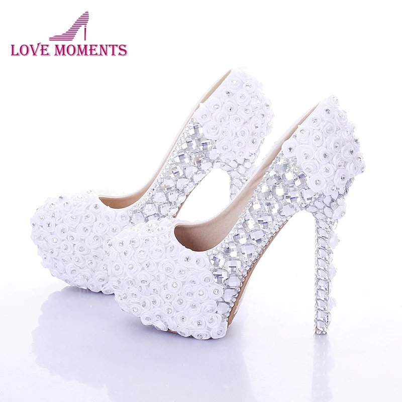 Красные свадебные модельные туфли на супервысоком каблуке с украшениями в виде