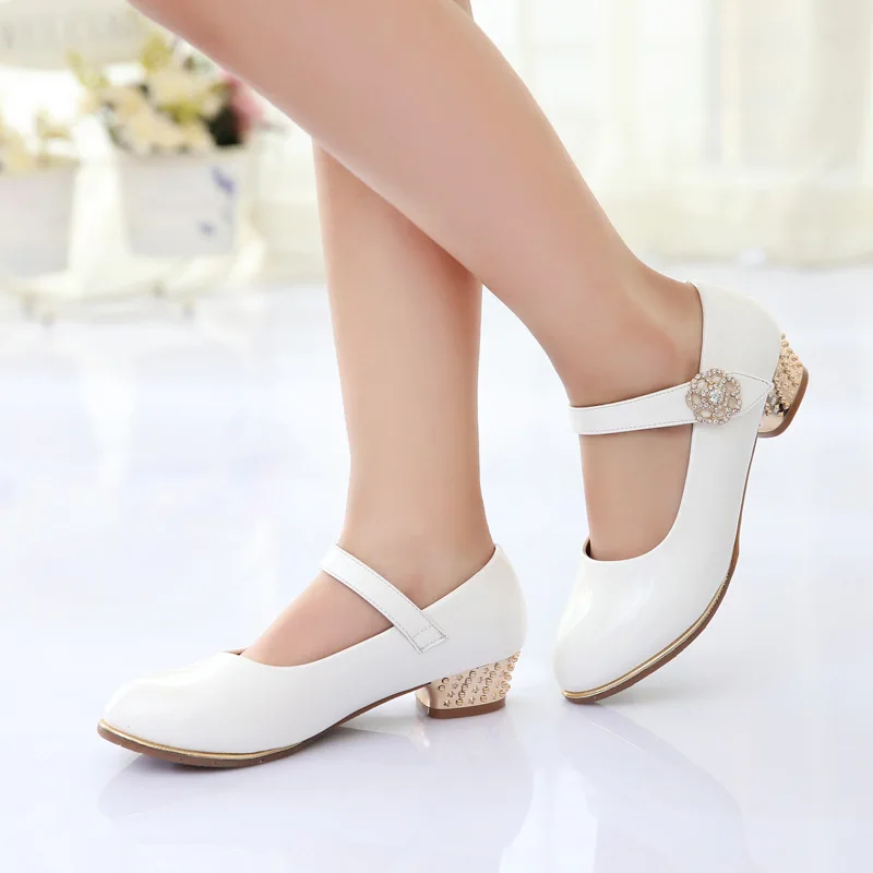 2022 Spring New Korean Girls' Black And White Shallow Mouth Flower Shoes Single Shoes Student Dance Princess Shoes
