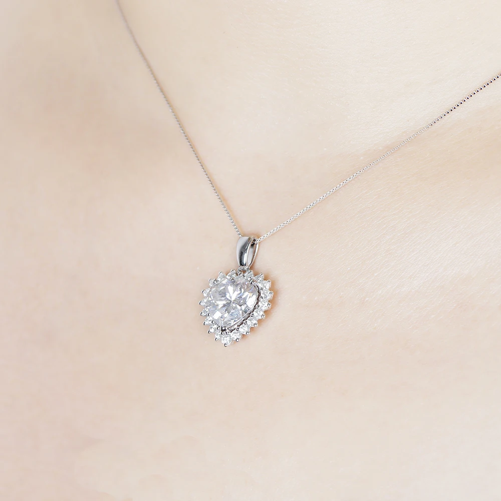 Transgems 14 к белого золота центр 5ct 11 мм F-G Цвет Прозрачное Сердце Cut Moissanite подвеска ореол цепочки и ожерелья с акцентами для женщин