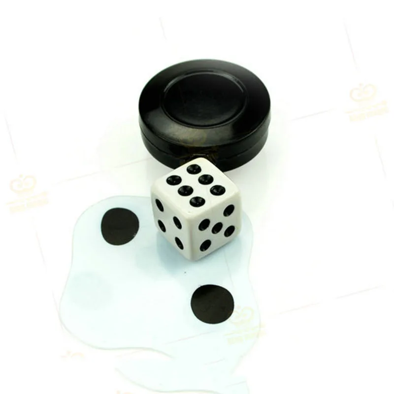 Крупным планом фокус с кубиками Beat плоские Кубики легко узнать Мини Волшебные