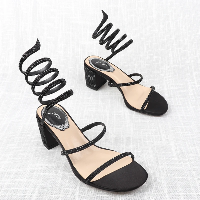 Новинка 2019 года летние женские сандалии с открытым носком со стразами и змеиным