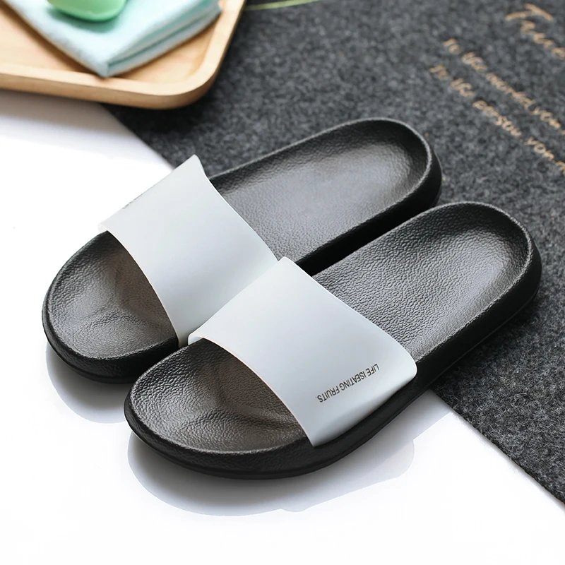 Шлепанцы женские летние черно белые тапочки пляжные прозрачные сандалии слайды