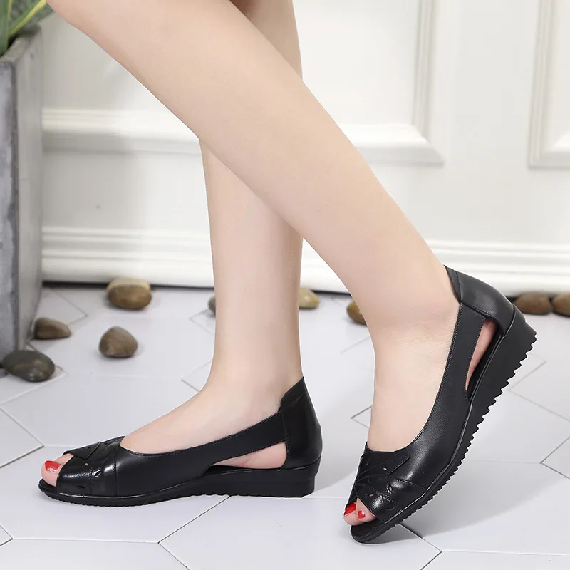 Женские сандалии OUKAHUI из натуральной кожи мягкая подошва низкий каблук открытый