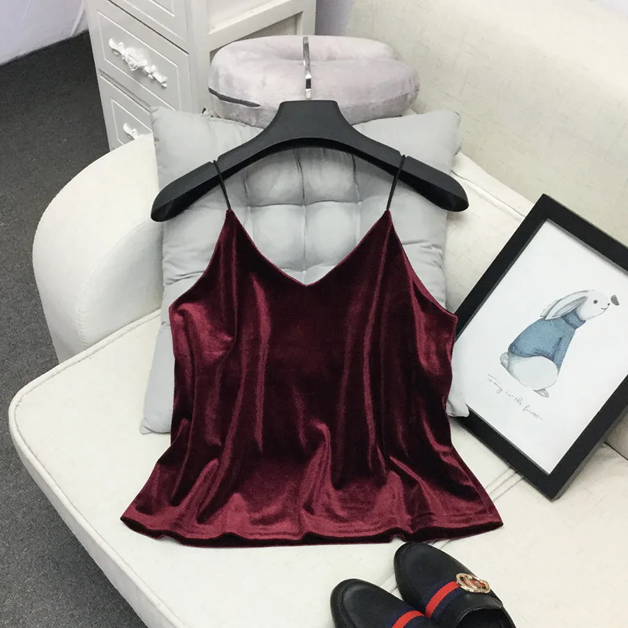 Женская короткая бархатная рубашка ALPHALMODA однотонная с V образным вырезом на