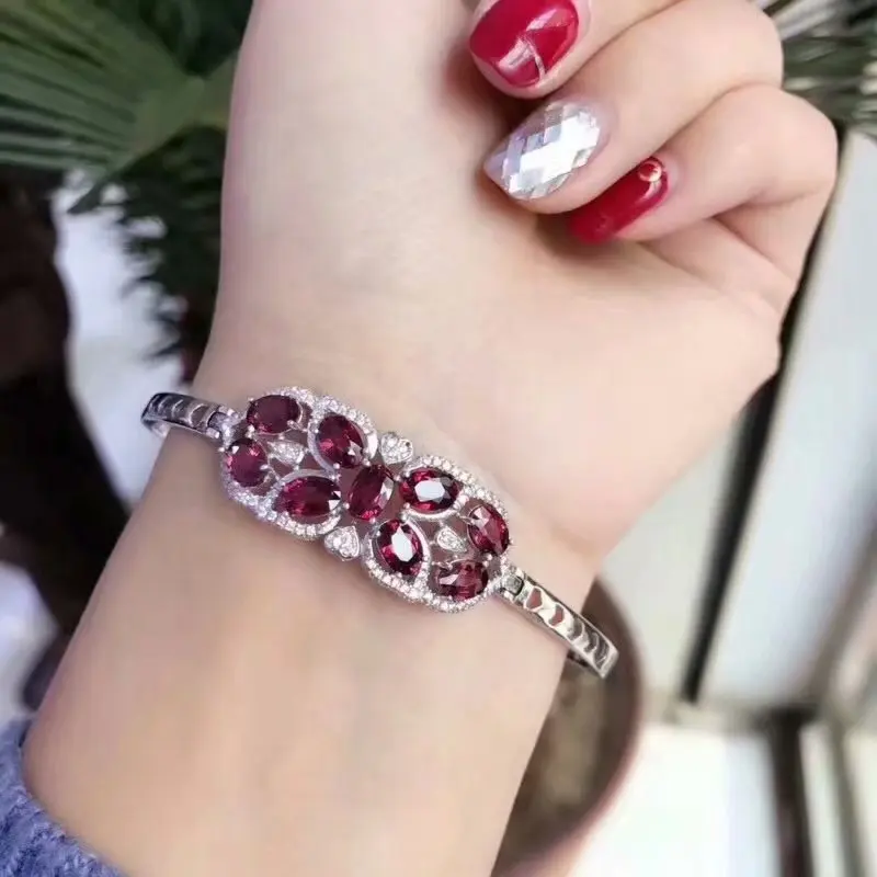 

Браслет из серебра 925 пробы с гранатом и алюминиевым сплавом