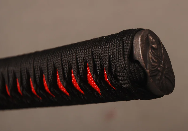 Прямая ручка Tsuka Black Silk Ito имитация Красной Rayskin и сплав Fuchi Kashira подходит для