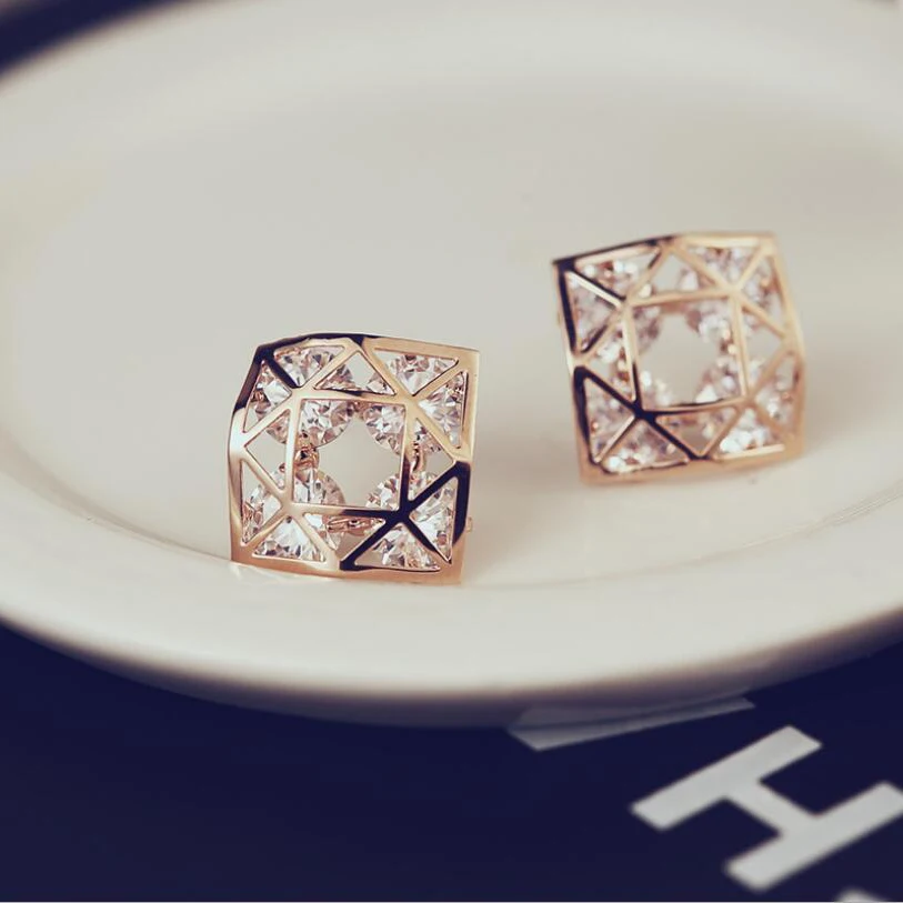 

Hot Zircon Square Double Color Dangle Earrings Flow tie Hypoallergenic Butterfly Bow Gold Earrings for Women Fashion Jewelry