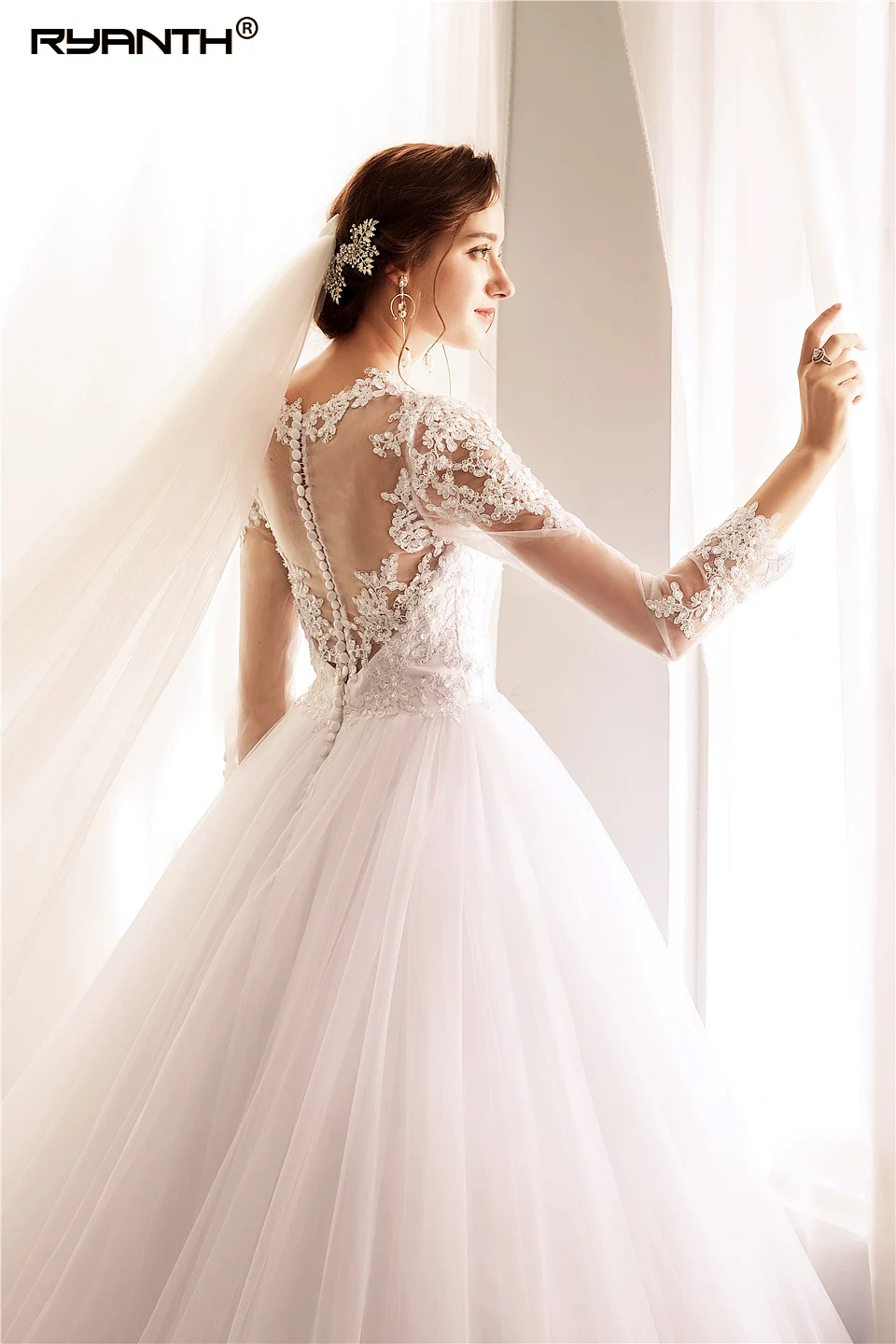 Женское кружевное бальное платье It's yiiya белое с длинным рукавом и круглым
