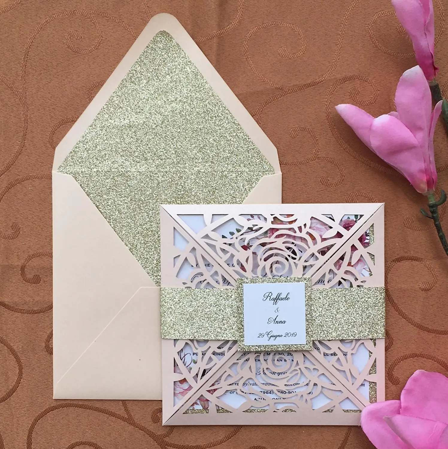 Стандартные розовые приглашения на свадебную вечеринку с ремешком