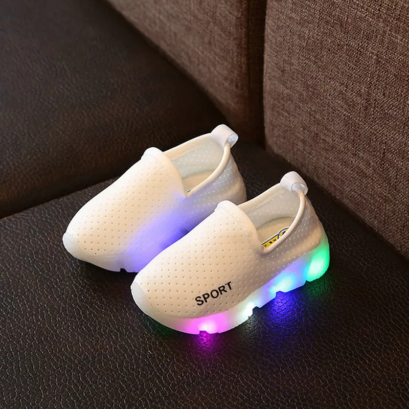 Новинка 2017 года дети со светодиодной подсветкой Спортивная обувь Обувь малышей