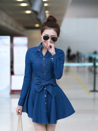 Женское джинсовое платье с длинным рукавом синее однобортное приталенное