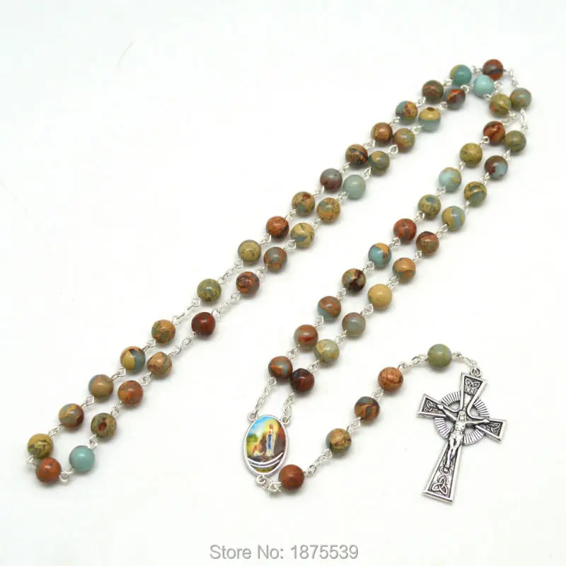 Ожерелье из натурального камня и змеиной бусинки | Украшения аксессуары