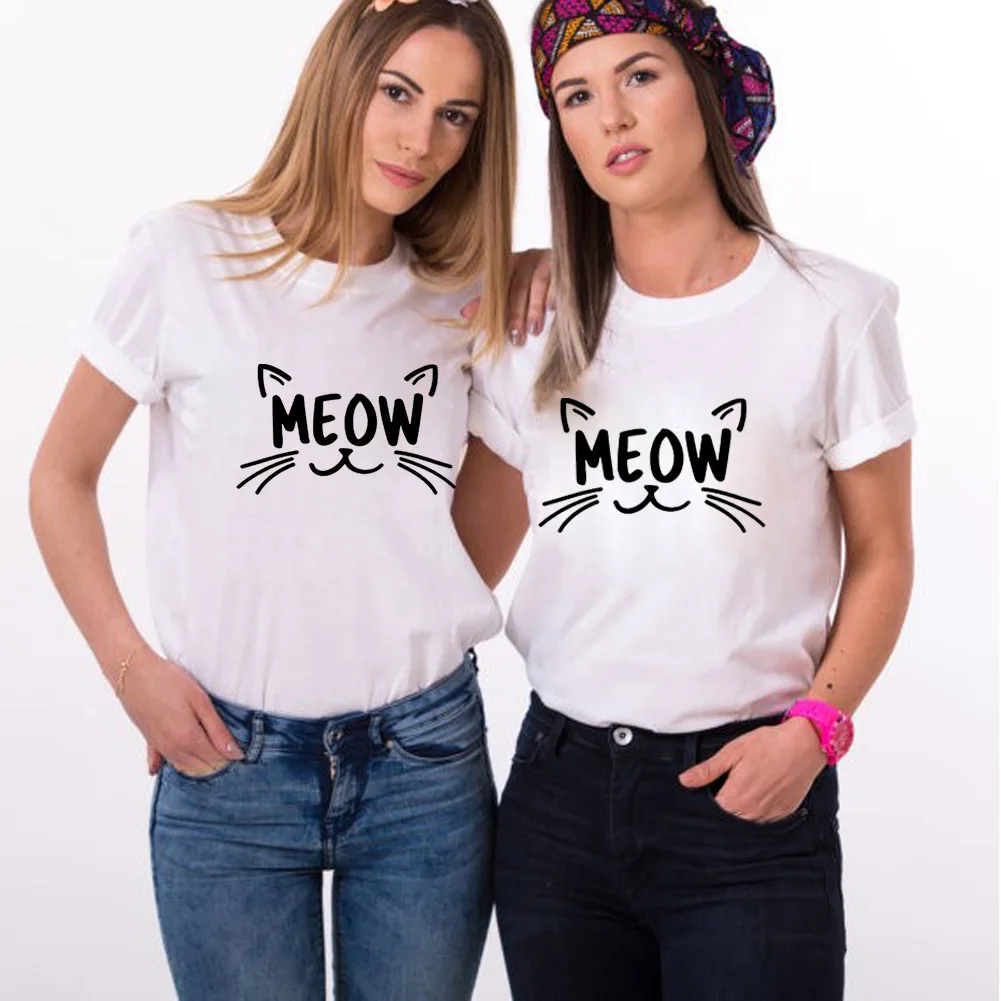Женская футболка с коротким рукавом круглым вырезом и надписью MEOW свободная