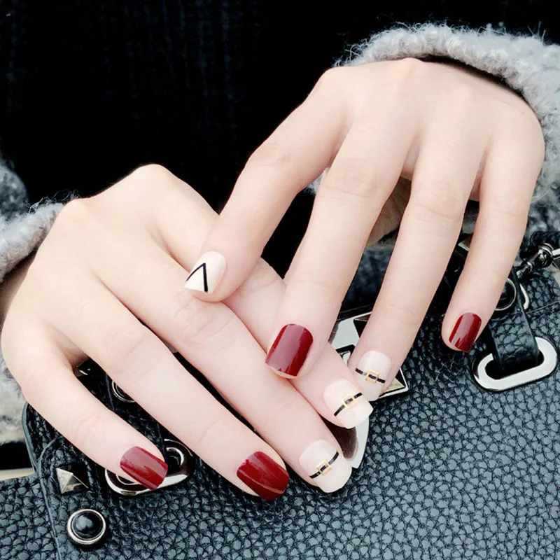 24 шт. Женские Простые Модные накладные ногти красного цвета в черную полоску с