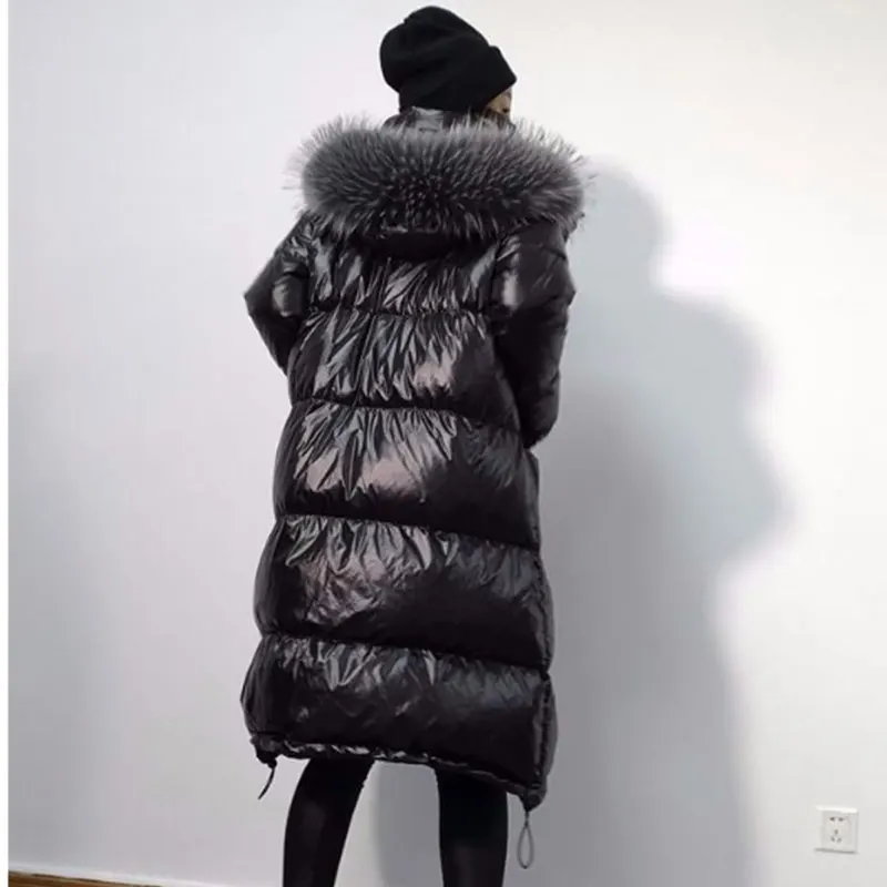 Зимняя женская куртка 2019 модная Глянцевая на белом утином пуху длинный