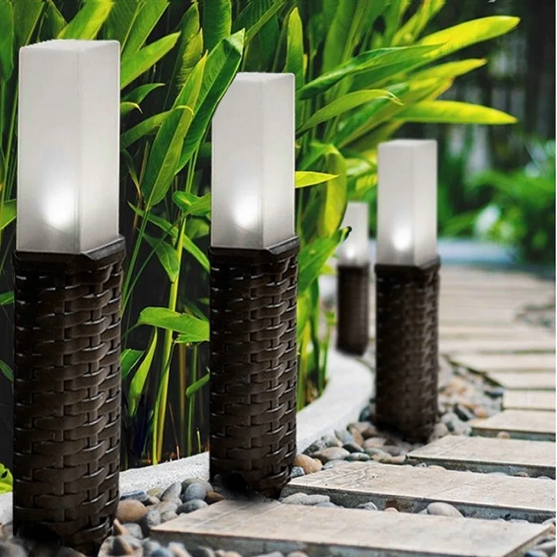 Пластик ротанга Стиль солнечные лужайки лампы двор Post путь доля фары патио огни