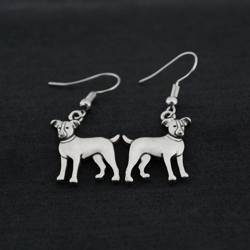 Винтажные серьги-подвески серебряного цвета в виде крысы терьера и пестка