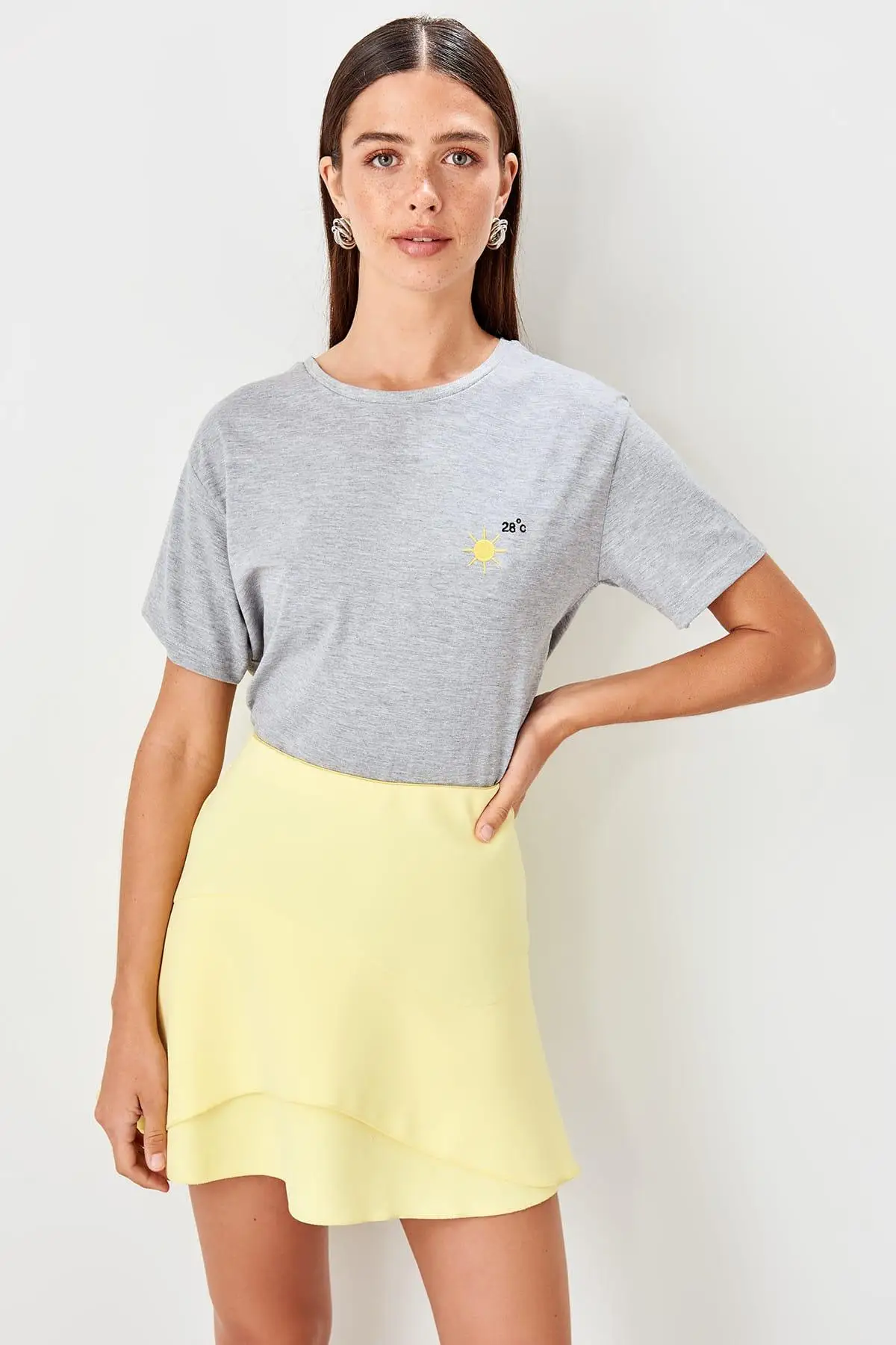 Trendyol серые вышитые Базовые Трикотажные футболки TWOSS19TS0073|Футболки| |