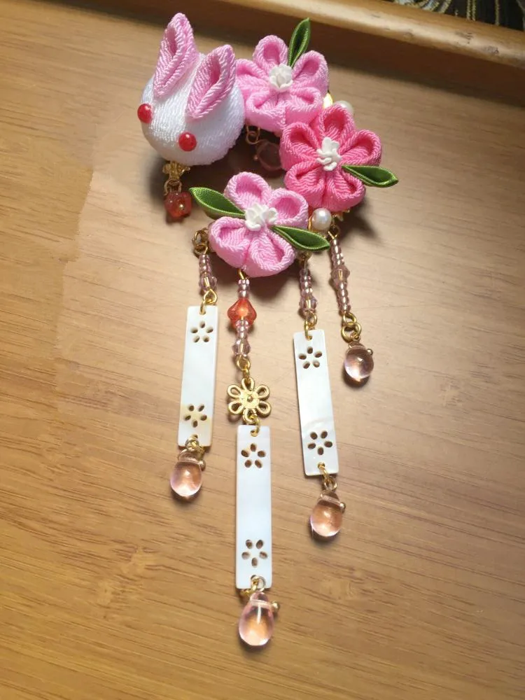 Классический головной убор ручной работы в японском стиле с изображением цветка