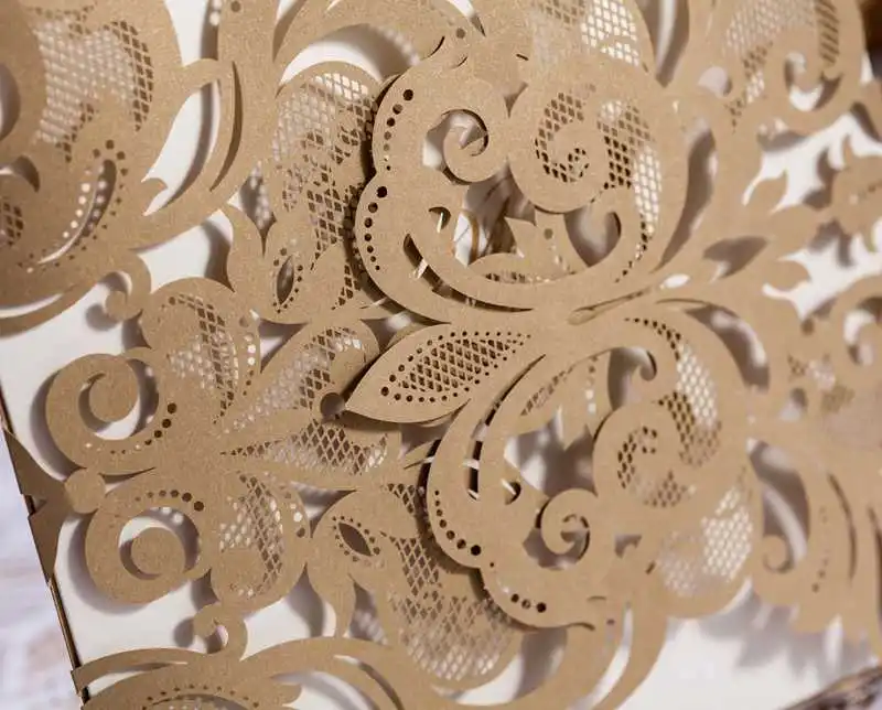 Персонализированные элегантные кружева полые приглашение на свадьбу карты