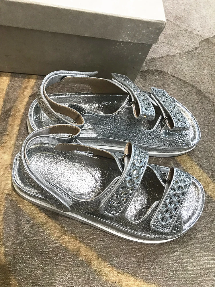 Sandalias mujer/ г.; обувь; женские босоножки на платформе со стразами; шикарные пляжные сандалии с кристаллами; обувь с открытым носком; chaussures femme; Цвет Серебристый