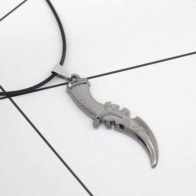 

Fashion Street Dancer Totem Dagger Necklace Black Alloy Necklace Dagger Sword Jewelry DIY Pendant Men's Christmas Gift