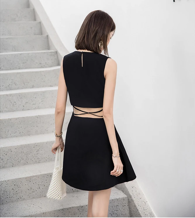 Черное платье Новинка лета 2019 темпераментное без рукавов с лямкой на шее тонкое