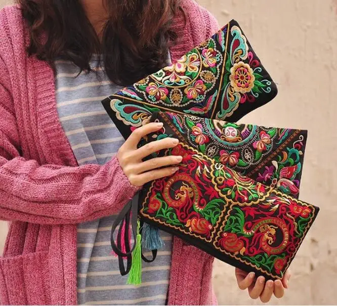 

Women National Retro Butterfly Flower Bags Embroidered Purse Phone Coin Wallet Tassel Casual Vintage Handbag Small Flap Summer