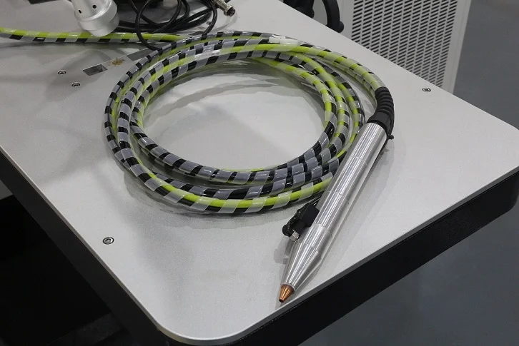 Хорошая цена металлический лазерный сварочный аппарат для изготовления