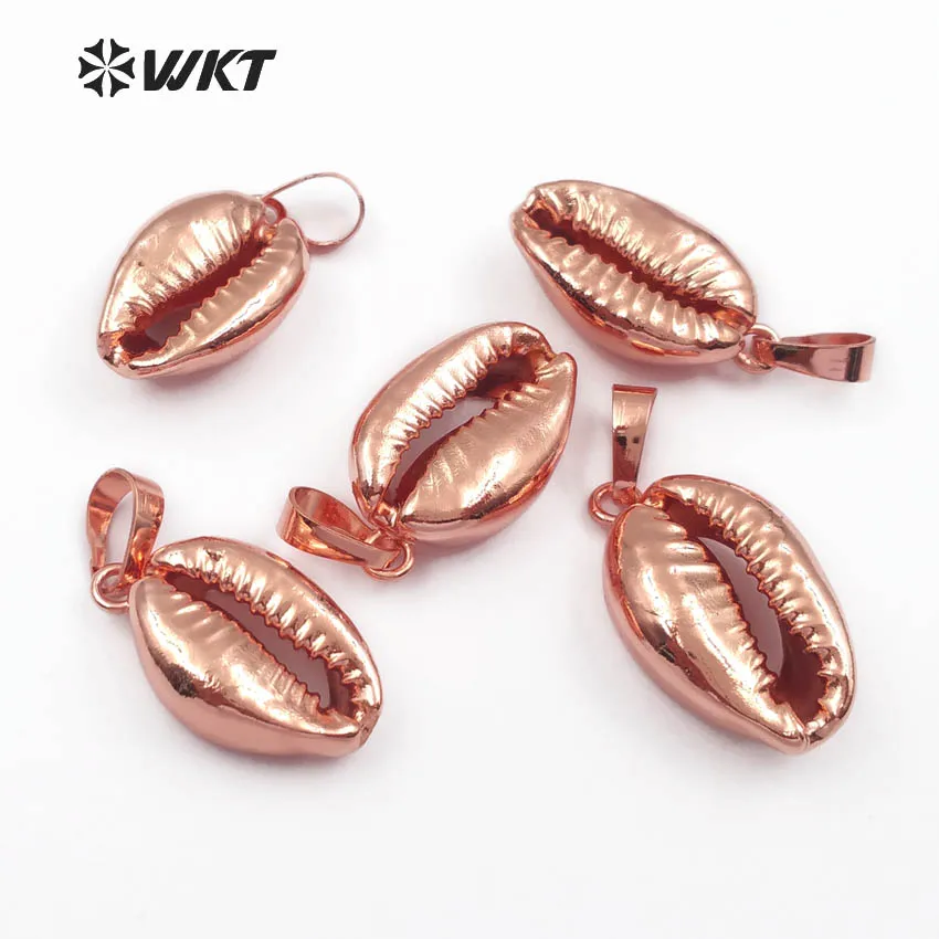 

WT-JP049 New Arrival Natural Sea Side Raw Cowrie With Rose Gold Dipped Pendant About 20*12 mm For Women Stylish Jewelry