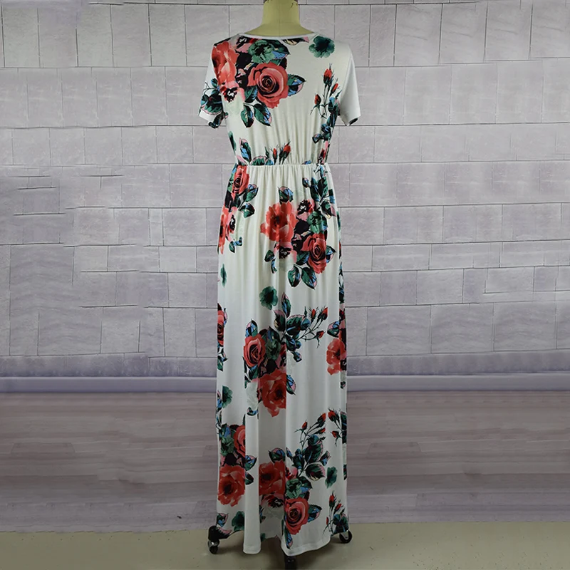 Одинаковые комплекты для семьи длинные платья с короткими рукавами и цветочным