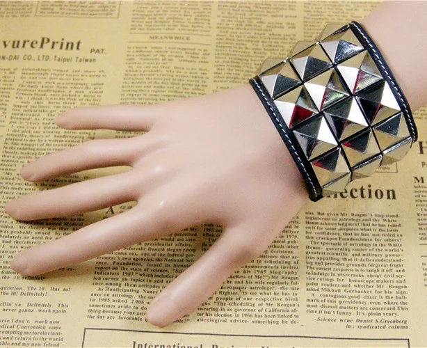 2014 нью панк сплава вырезать кожаный браслет ручной персонаж с ювелирные изделия